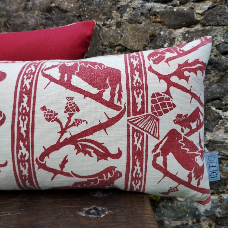 Fairburn Cushion in red - Image 2