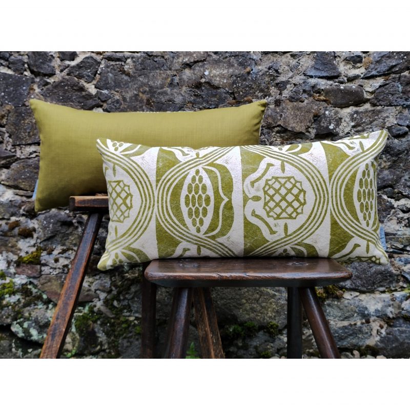 Tudor Cushion in olive