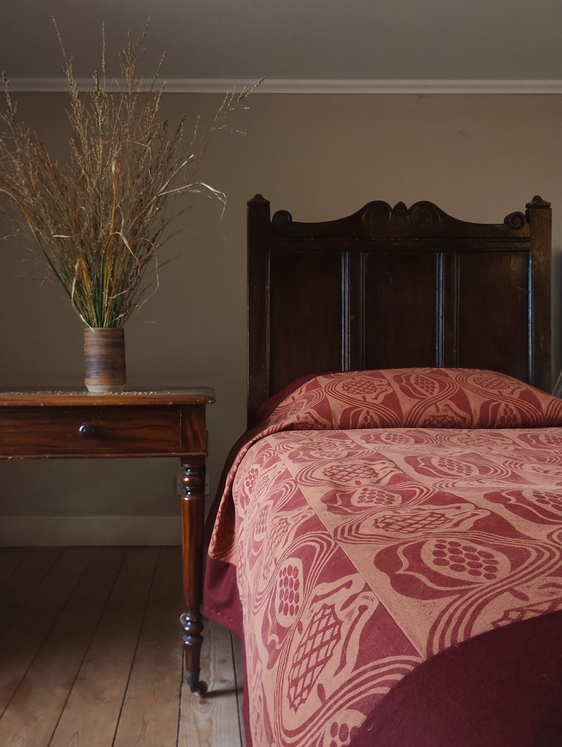 Tudor Throw - autumn edition - Image 2