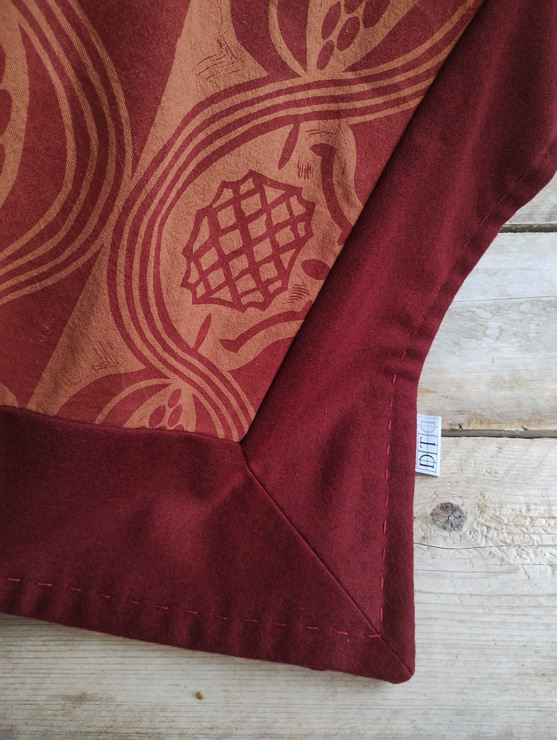 Tudor Throw - autumn edition - Image 8