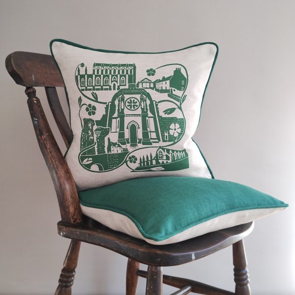 Rosslyn Cushion in green